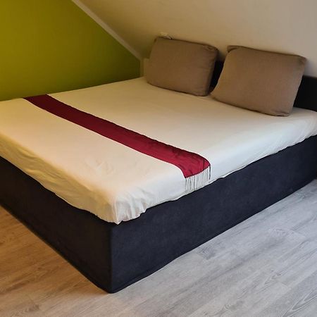 Helles Apartment In Berlin-Mariendorf Eksteriør bilde